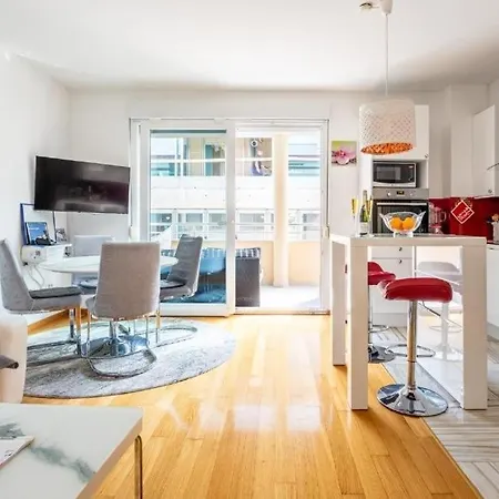 By The Sea - 25041 Apartman